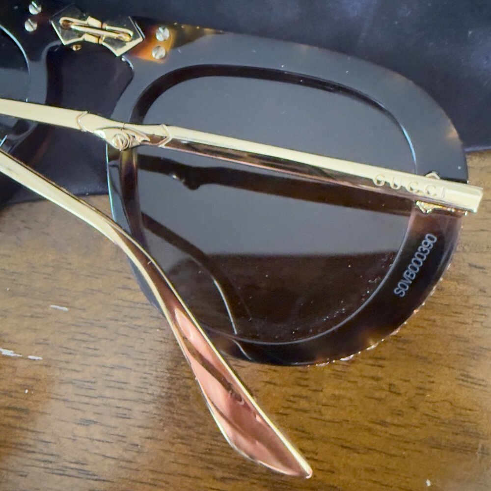 Authentic Gucci Elegant Tortoise Shell Sunglasses… - image 6